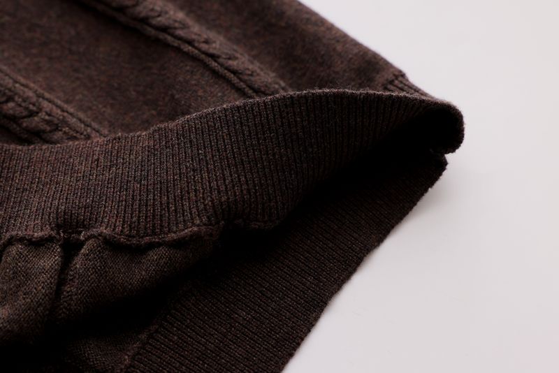 Small-Cable Knit - Brown