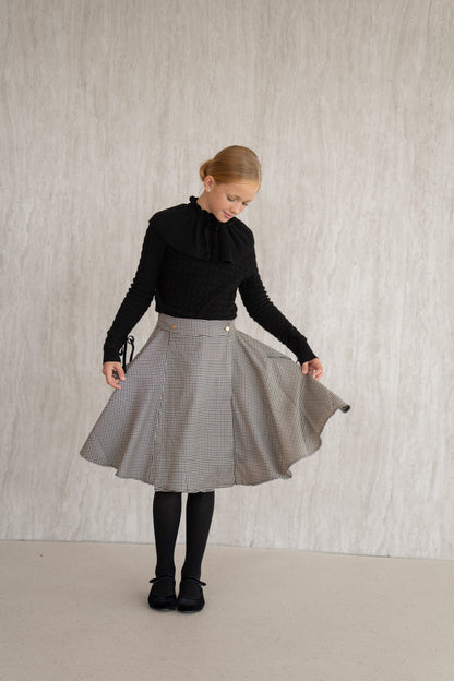 Ruffle Knit Blouse- Black