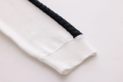 Small-Cable Knit - Black & White