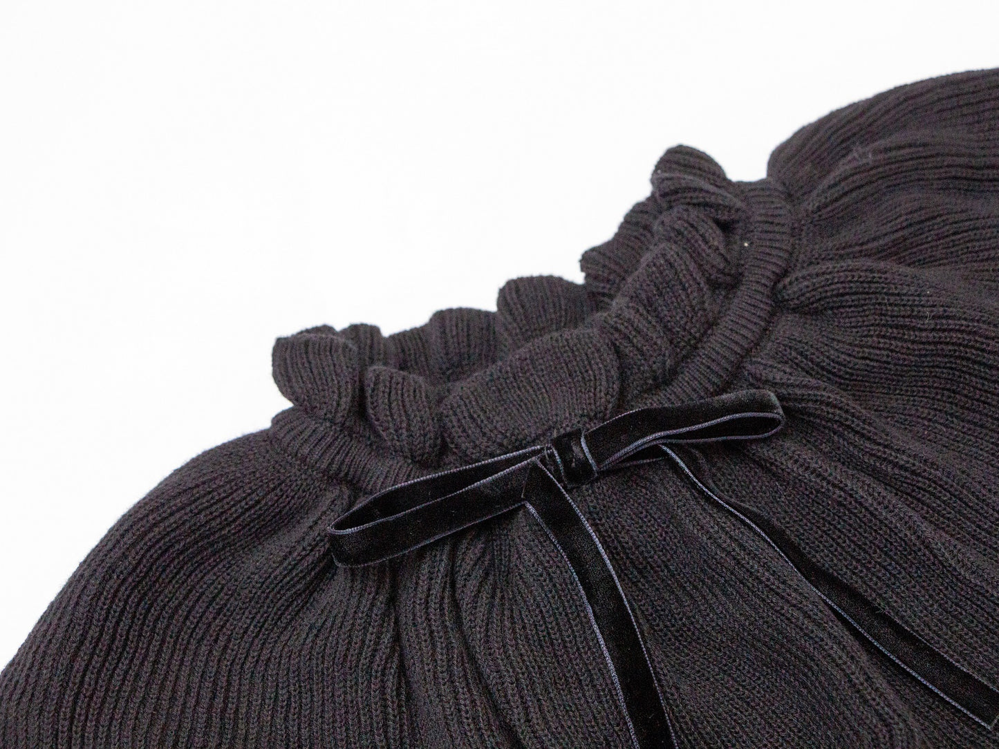 Ruffle Knit Blouse- Black