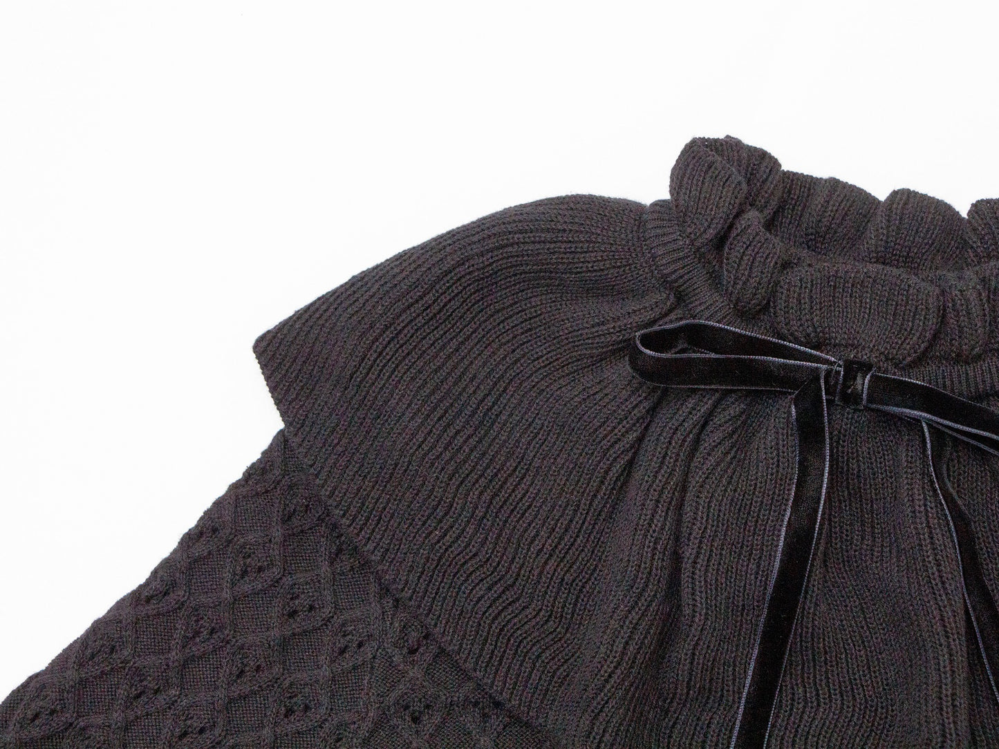 Ruffle Knit Blouse- Black