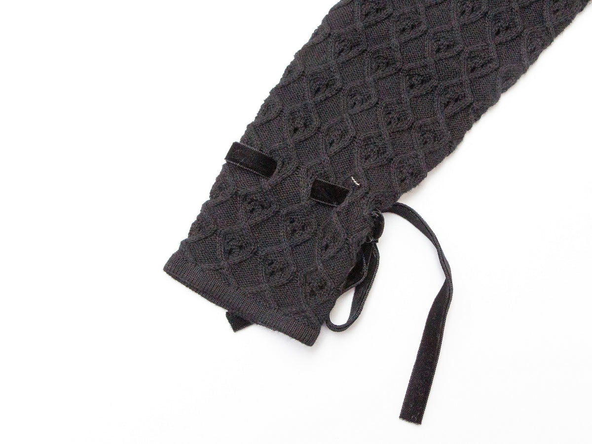 Ruffle Knit Blouse- Black