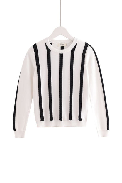 Small-Cable Knit - Black & White