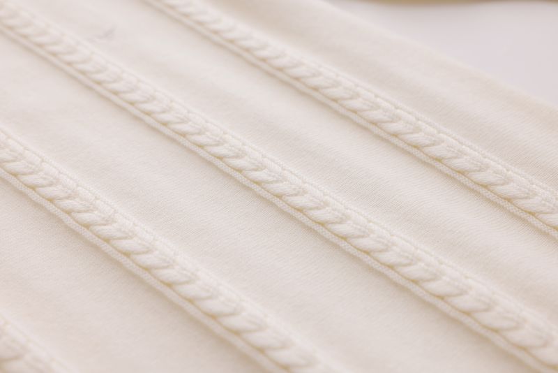 Small-Cable Knit - Cream